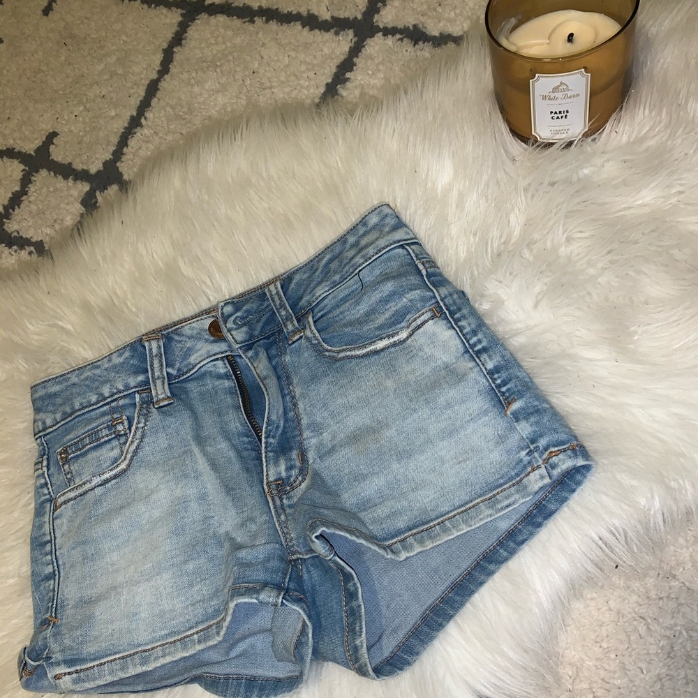 American Eagle Light-wash Jean Shorts - Picture 2 of 2